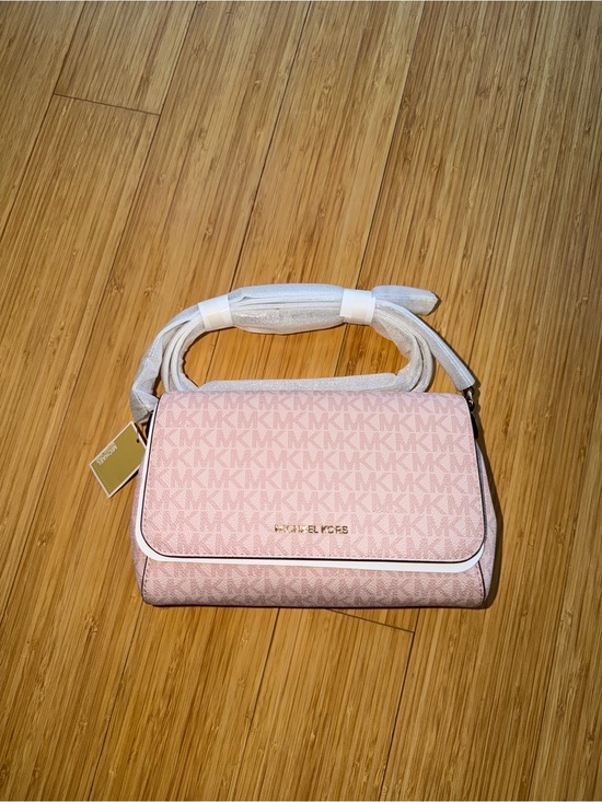 Michael Kors Handbags - Michael Kors Blush Pink Signature Crossbody with Black Trim